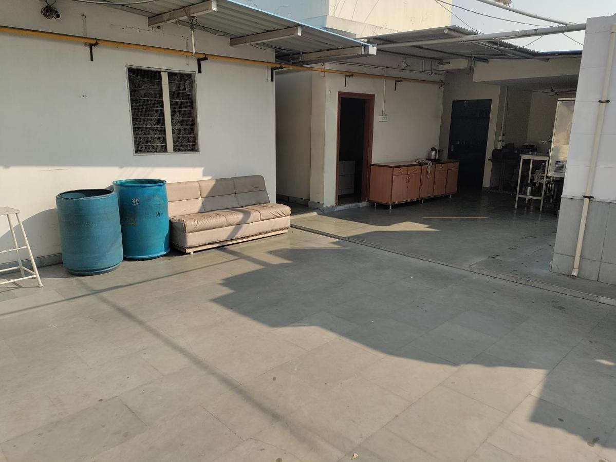 Hotel Good Night Ahmedabad Bagian luar foto