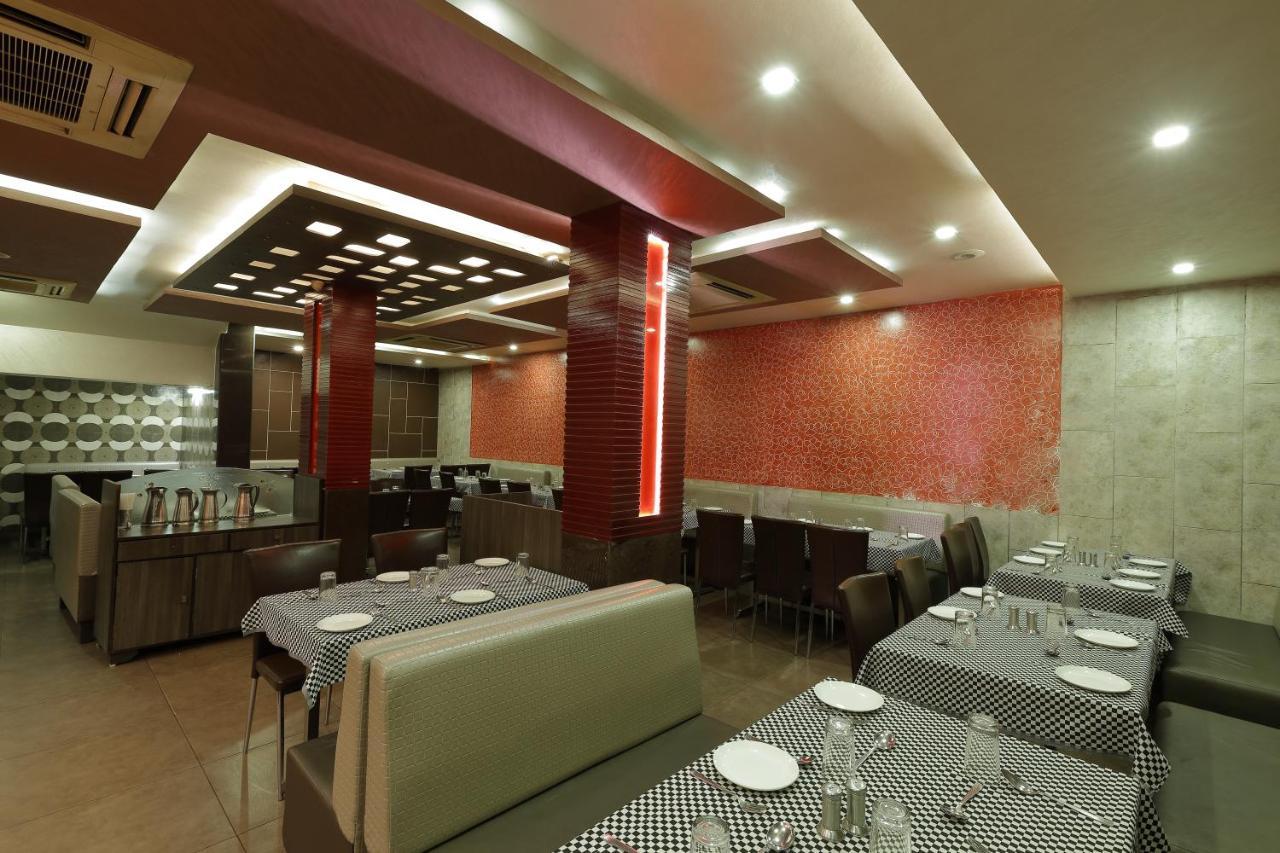 Hotel Good Night Ahmedabad Bagian luar foto